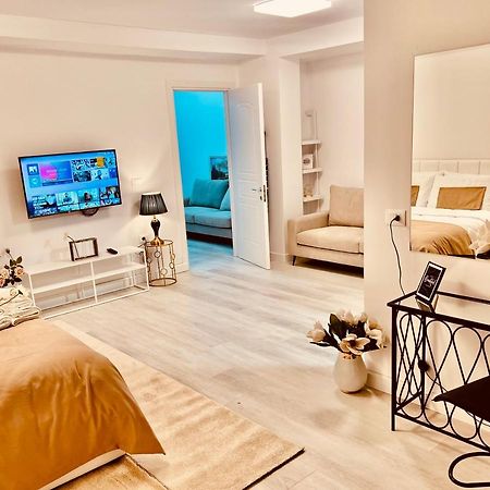 Leo'S Apartments Tirana Garden View Agim Kadrimi エクステリア 写真